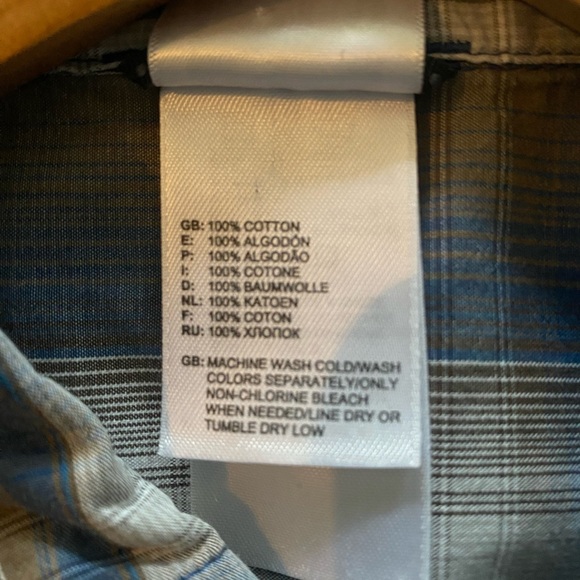 North Face Button Short Sleeve Shirt - Picture 4 of 4